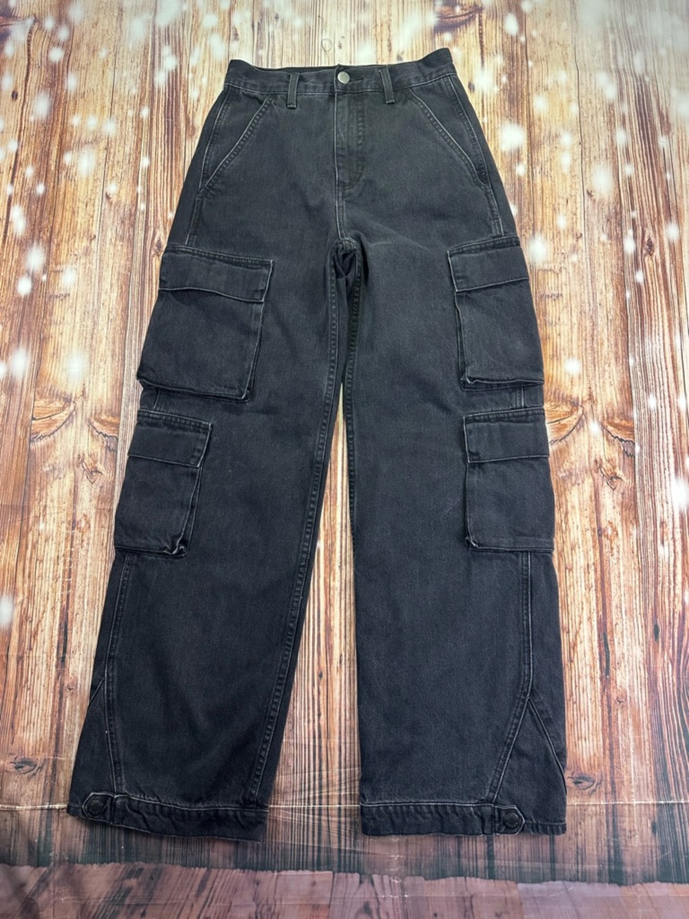 Aritzia
Denim Forum The 90's Millie Hi-Rise Cargo Women’s Jeans Size 23